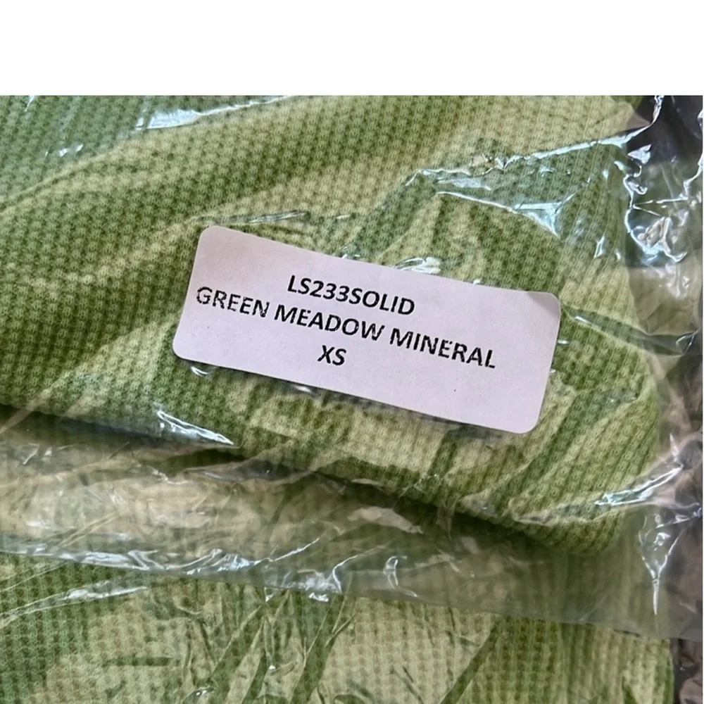 NWT $80 Daydreamer Long Sleeve Cold Shoulder Crop Top In Green Meadow Mineral - Picture 7 of 8